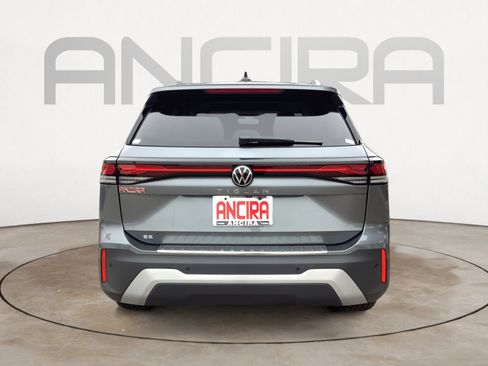 New 2026 Volkswagen Tiguan SE FWD image 7