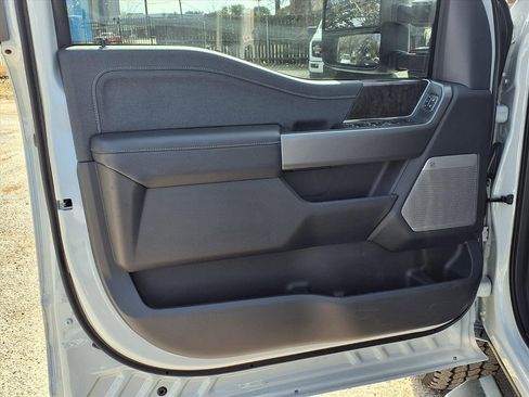 New 2026 Ford F350 Lariat w/ Black Appearance Package image 22