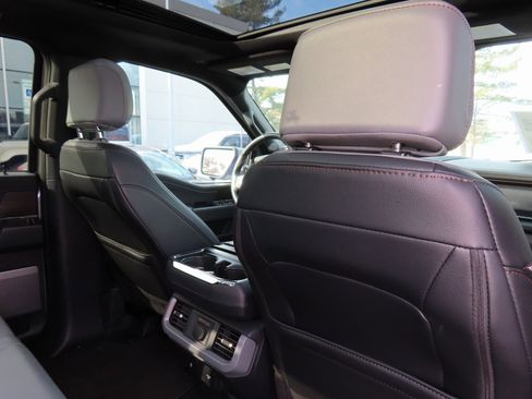 Used 2024 Ford F150 Lightning Lariat image 40