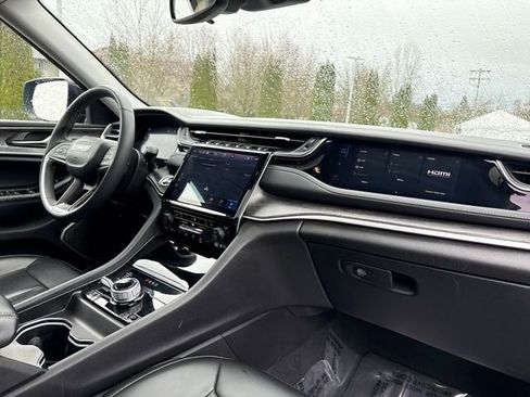 Used 2024 Jeep Grand Cherokee Limited 4xe image 30