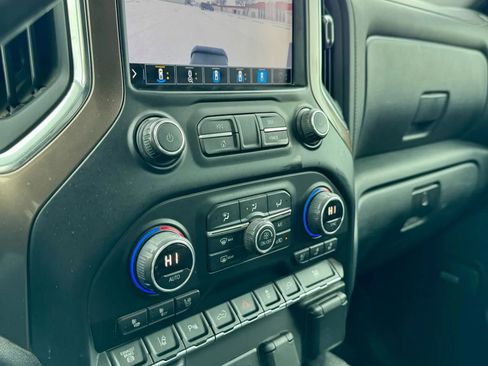 Used 2020 Chevrolet Silverado 3500 High Country w/ Technology Package image 21