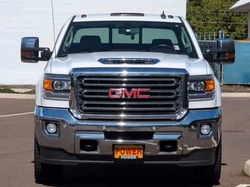 Used 2018 GMC Sierra 3500 SLT w/ Duramax Plus Package AWD/4WD image 9