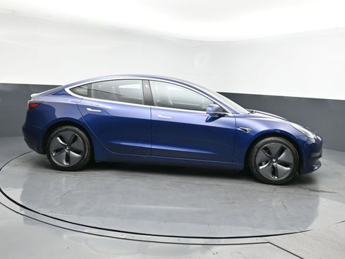 Used 2018 Tesla Model 3 Long Range image 3