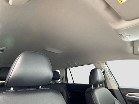 Used 2019 Volkswagen Atlas SE w/ Towing Package image 16