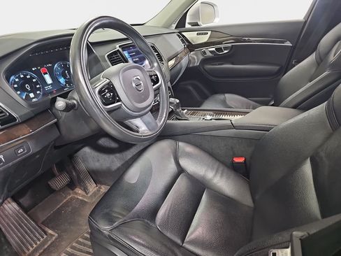 Used 2016 Volvo XC90 T6 Momentum w/ Momentum Plus Package AWD/4WD image 19