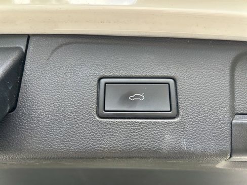 Used 2022 Volkswagen Atlas SE w/ Black Wheel Package image 44