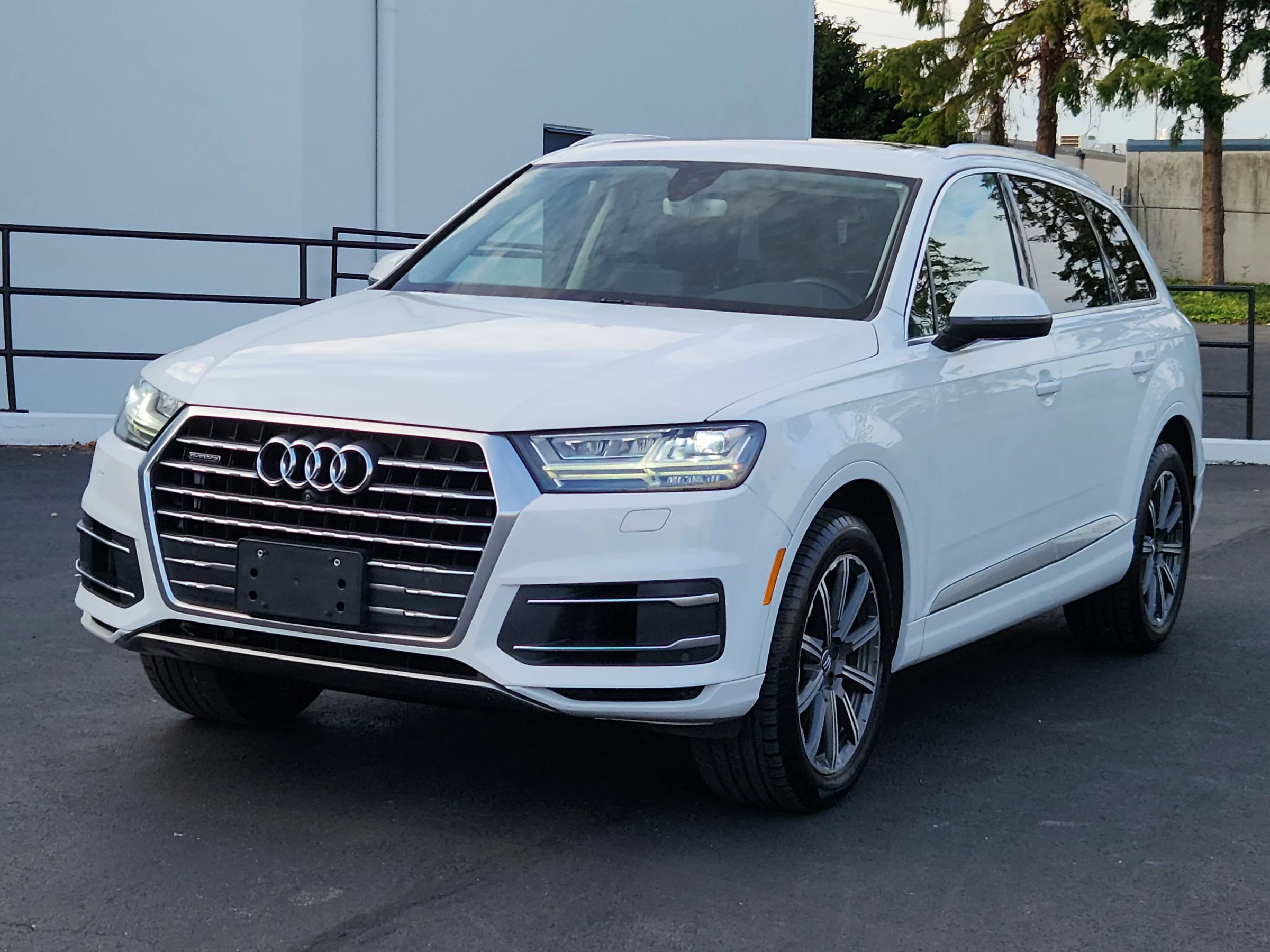 Used 2017 Audi Q7 3.0T Premium Plus AWD/4WD image 1