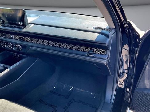 Used 2023 Honda Accord LX image 24