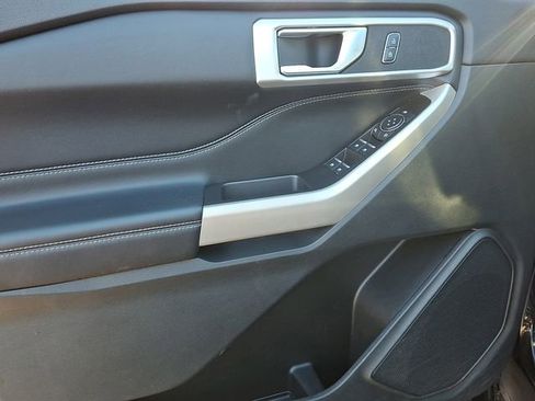 Used 2022 Ford Explorer XLT w/ Equipment Group 202A image 16