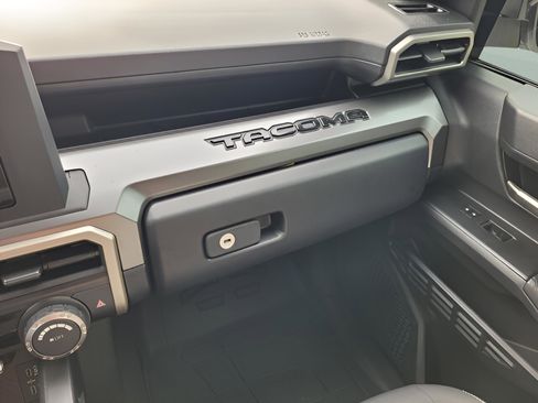 Used 2024 Toyota Tacoma TRD Sport image 30