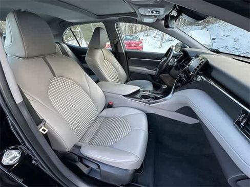 Used 2023 Toyota Camry SE image 20