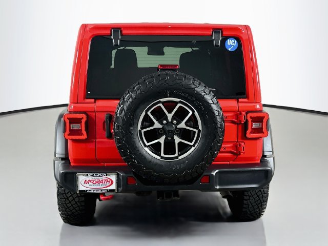 Used 2025 Jeep Wrangler Unlimited Rubicon w/ Convenience Group AWD/4WD image 16