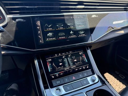 Used 2022 Audi Q8 Premium Plus AWD/4WD image 20