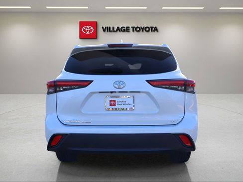 Certified 2020 Toyota Highlander LE FWD image 4