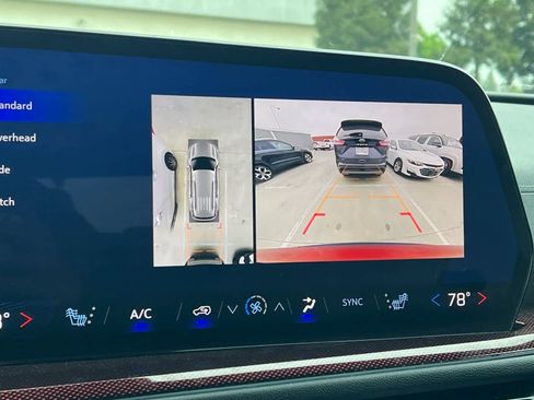 Used 2025 Chevrolet Traverse Z71 w/ Driver Confidence Package image 22