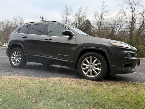 Used 2015 Jeep Cherokee Limited w/ Luxury Group image 5