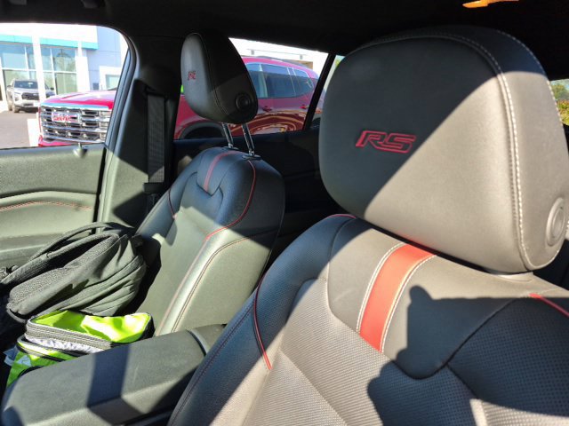 Used 2025 Chevrolet Trax RS w/ Sunroof Package FWD image 10