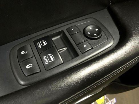 Used 2018 Dodge Challenger R/T Scat Pack w/ Leather Interior Group RWD image 18