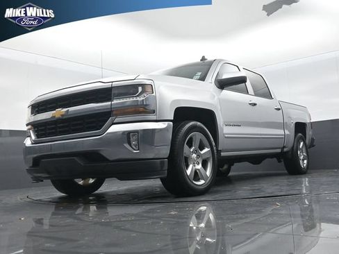 Used 2018 Chevrolet Silverado 1500 LT w/ All Star Edition RWD image 19