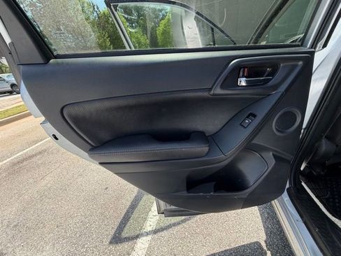 Used 2017 Subaru Forester 2.5i Limited image 16
