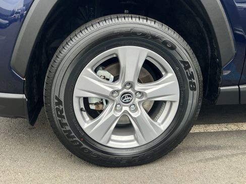 Used 2025 Toyota RAV4 XLE AWD/4WD image 10