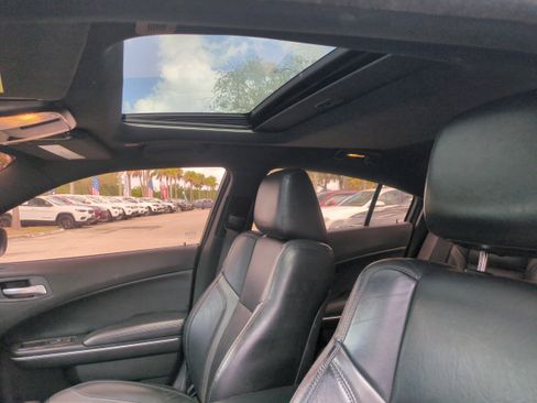 Used 2019 Dodge Charger SXT w/ Leather Interior Group image 20