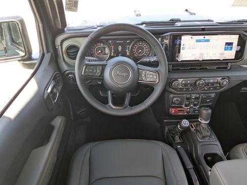 New 2026 Jeep Gladiator Mojave image 23