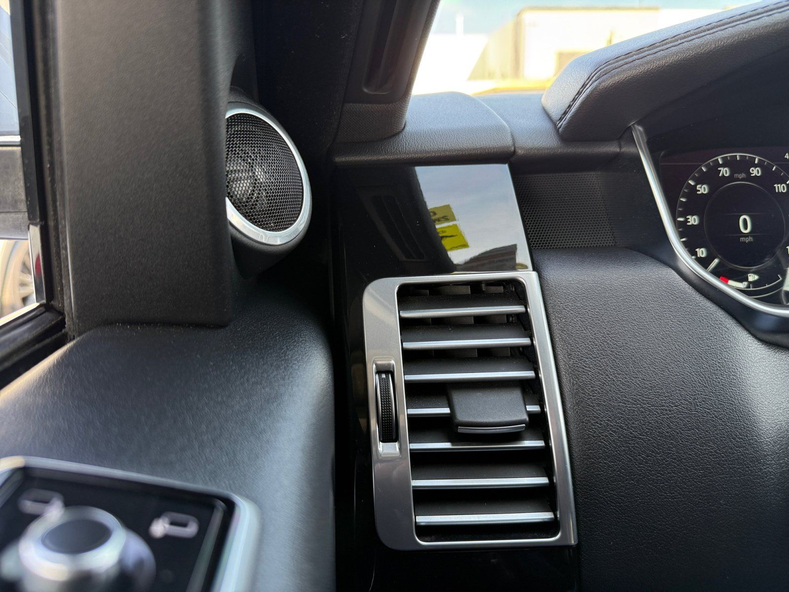 Used 2019 Land Rover Range Rover AWD/4WD image 27