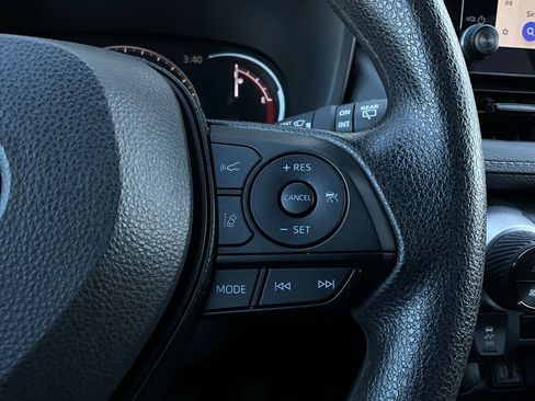 Used 2025 Toyota RAV4 XLE image 34