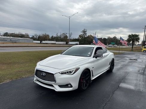Used 2017 INFINITI Q60 Red Sport 400 image 1