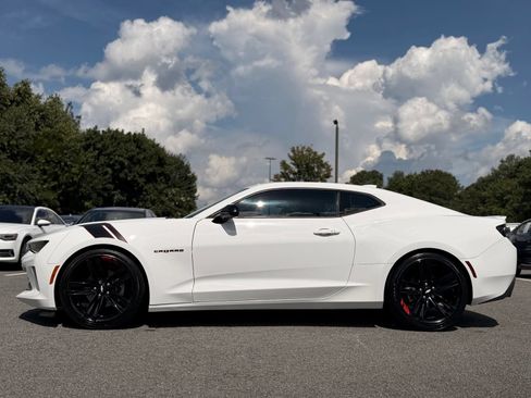 Used 2017 Chevrolet Camaro LT RWD image 2