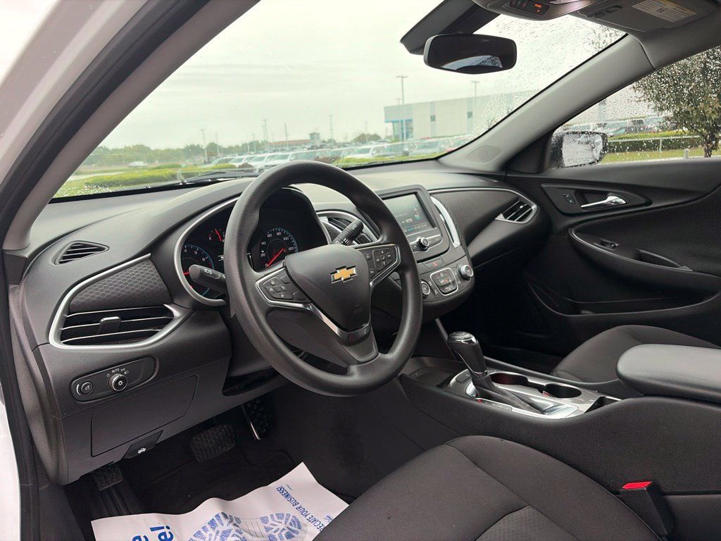 Used 2017 Chevrolet Malibu LS FWD image 40