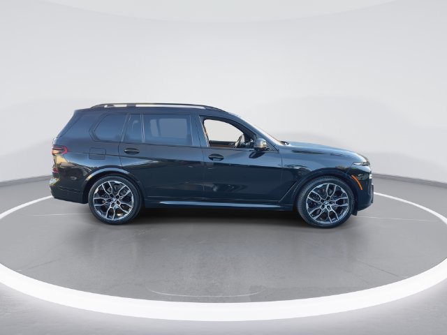 Used 2025 BMW X7 xDrive40i w/ M Sport Package AWD/4WD image 9