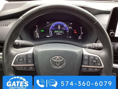 Used 2024 Toyota Grand Highlander AWD Hybrid image 31