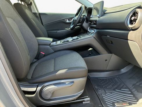 Used 2023 Hyundai Kona SE w/ Cargo Package image 24