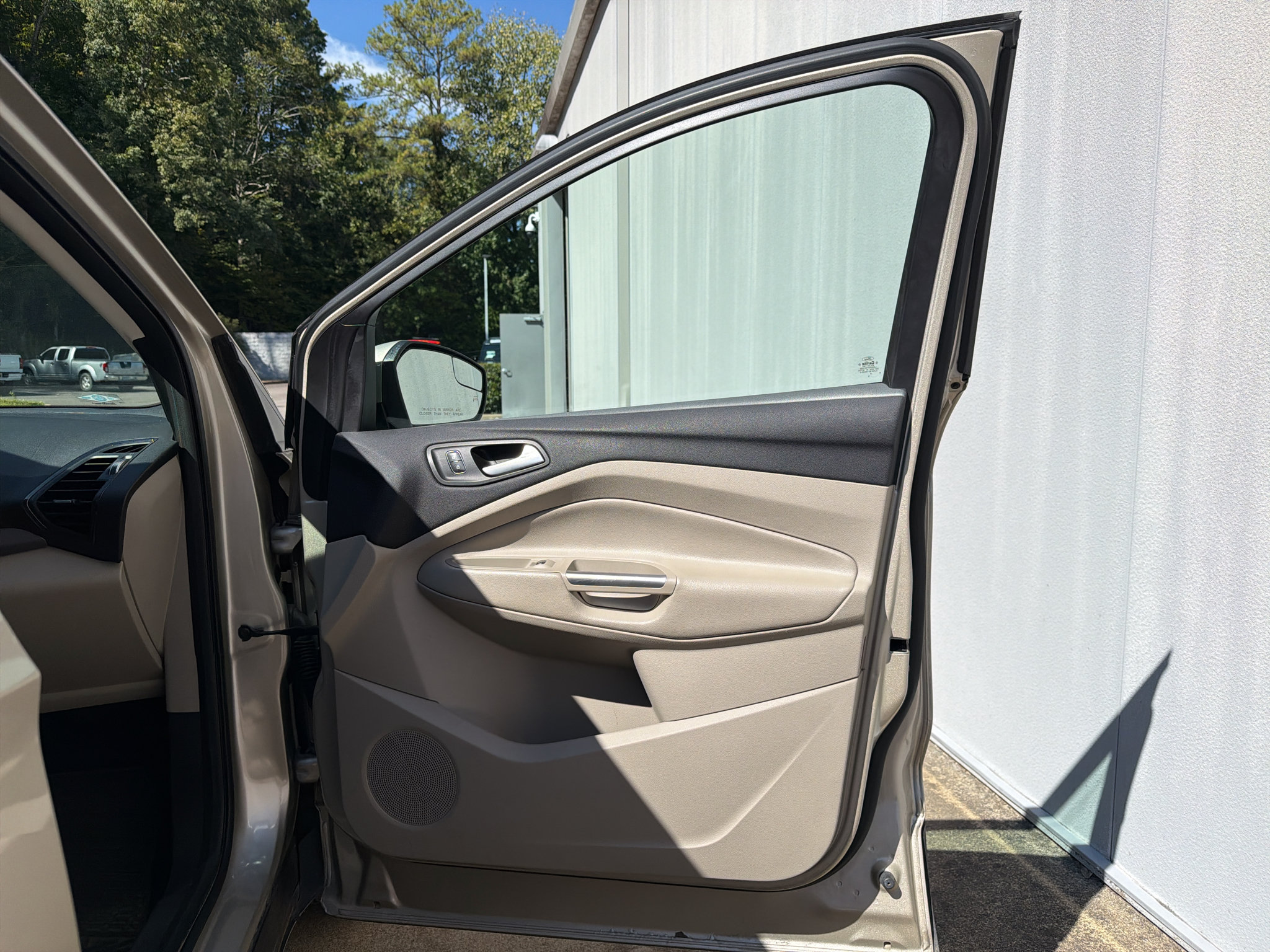 Used 2018 Ford Escape SEL FWD image 18