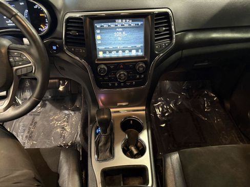 Used 2017 Jeep Grand Cherokee Altitude AWD/4WD image 38