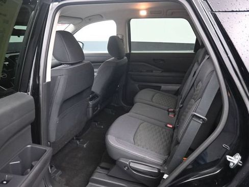 Used 2024 Nissan Pathfinder SV AWD/4WD image 10
