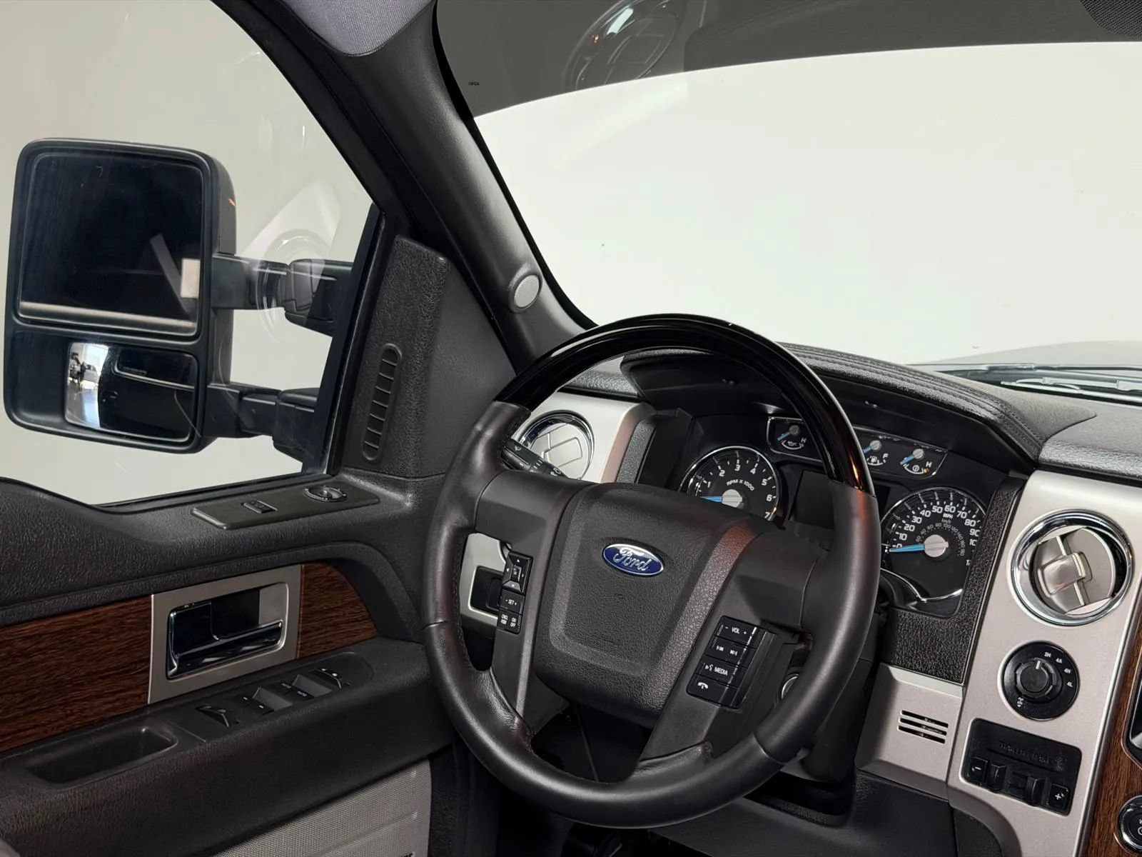 Used 2013 Ford F150 Lariat w/ Luxury Equipment Group AWD/4WD image 20