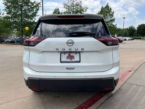 Used 2025 Nissan Rogue SV FWD image 7