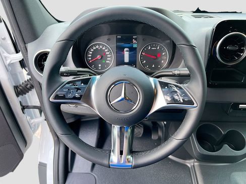 New 2025 Mercedes-Benz Sprinter 2500 image 9