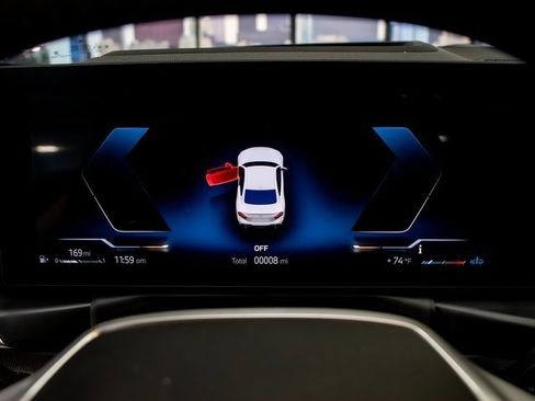 Used 2025 BMW 230i xDrive Coupe w/ Premium Package image 17