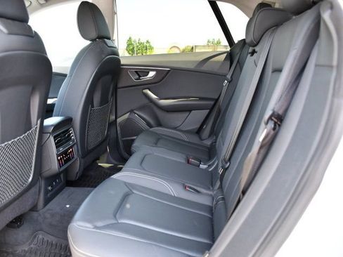 Used 2022 Audi Q8 Premium Plus w/ Premium Plus Package AWD/4WD image 22