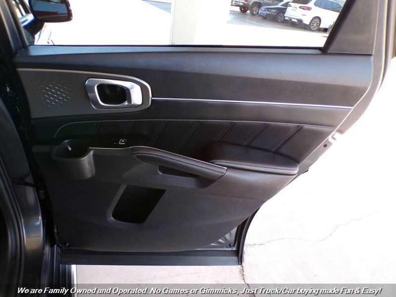 Used 2021 Kia Sorento SX FWD image 29