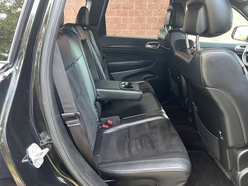 Used 2017 Jeep Grand Cherokee Altitude AWD/4WD image 17