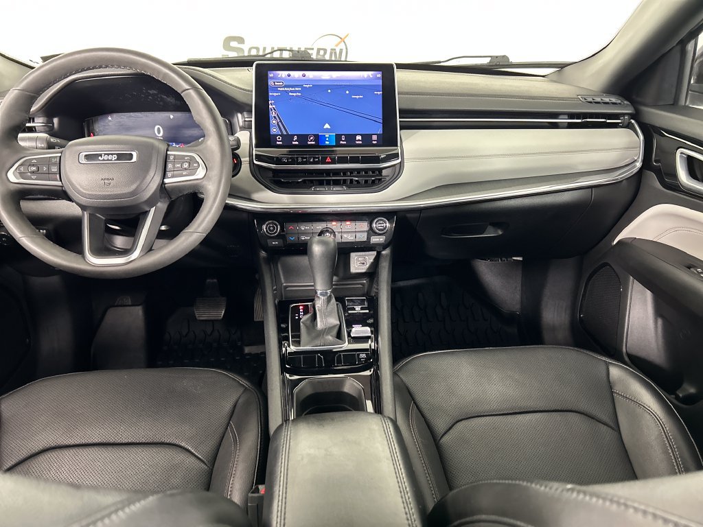 Used 2023 Jeep Compass Limited w/ Elite Group AWD/4WD image 18