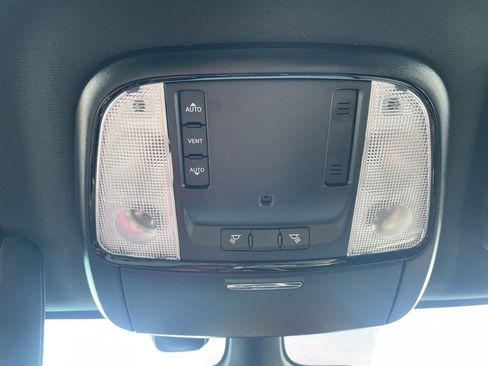 Used 2024 Dodge Durango SXT image 24