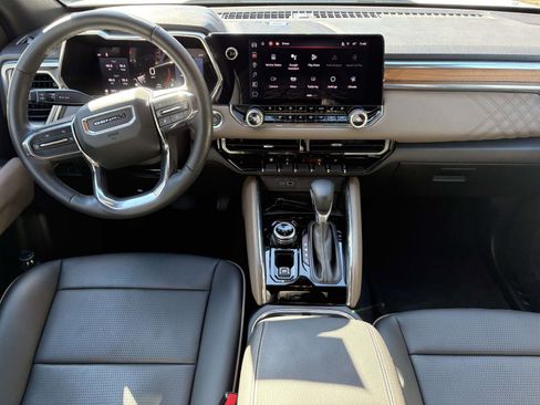 Used 2024 GMC Canyon Denali image 29