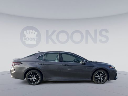 Used 2024 Toyota Camry SE image 8