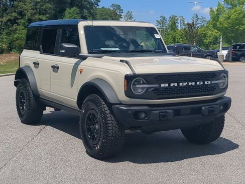 Certified 2025 Ford Bronco Badlands AWD/4WD image 1